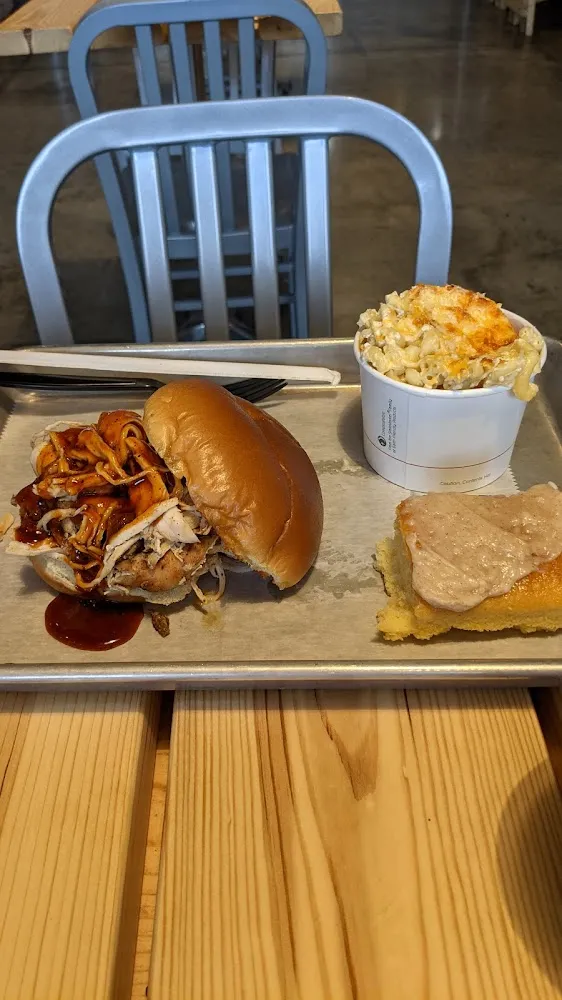 Pulled Chicken Sandwich with Mac and Cheese